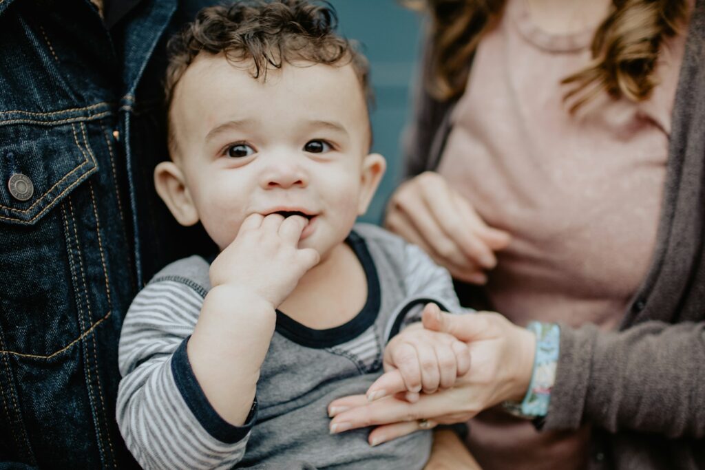 Zahnen bei Babys – Wie Physiotherapie helfen kann